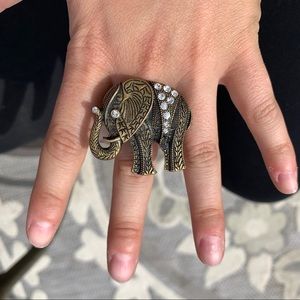NWT- Elephant Ring